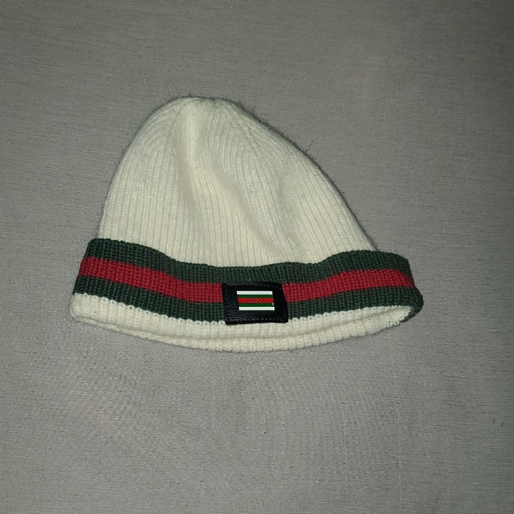 Gucci White Knit Beanie with Green and Red Accents